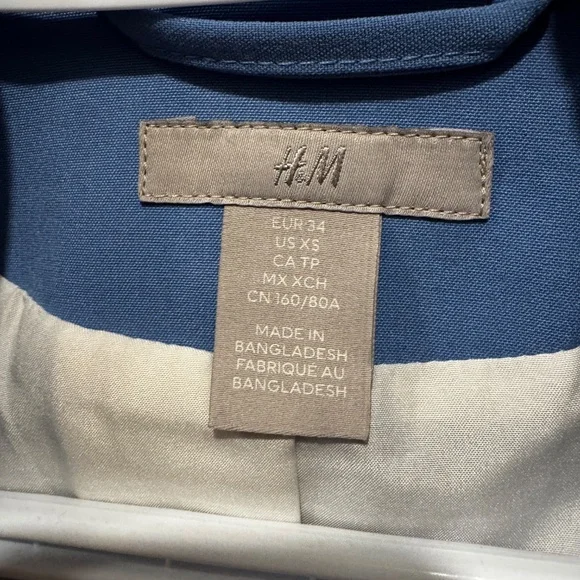 H&M Blazer - Picture 2 of 3